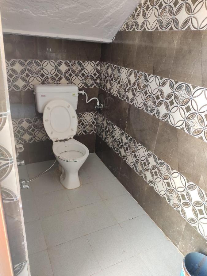 Vrindāvan Nidhivan Homestay מראה חיצוני תמונה