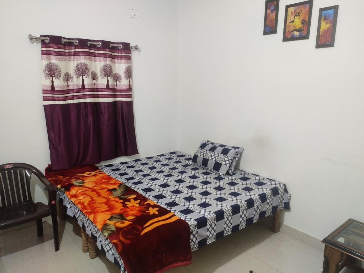 Vrindāvan Nidhivan Homestay מראה חיצוני תמונה