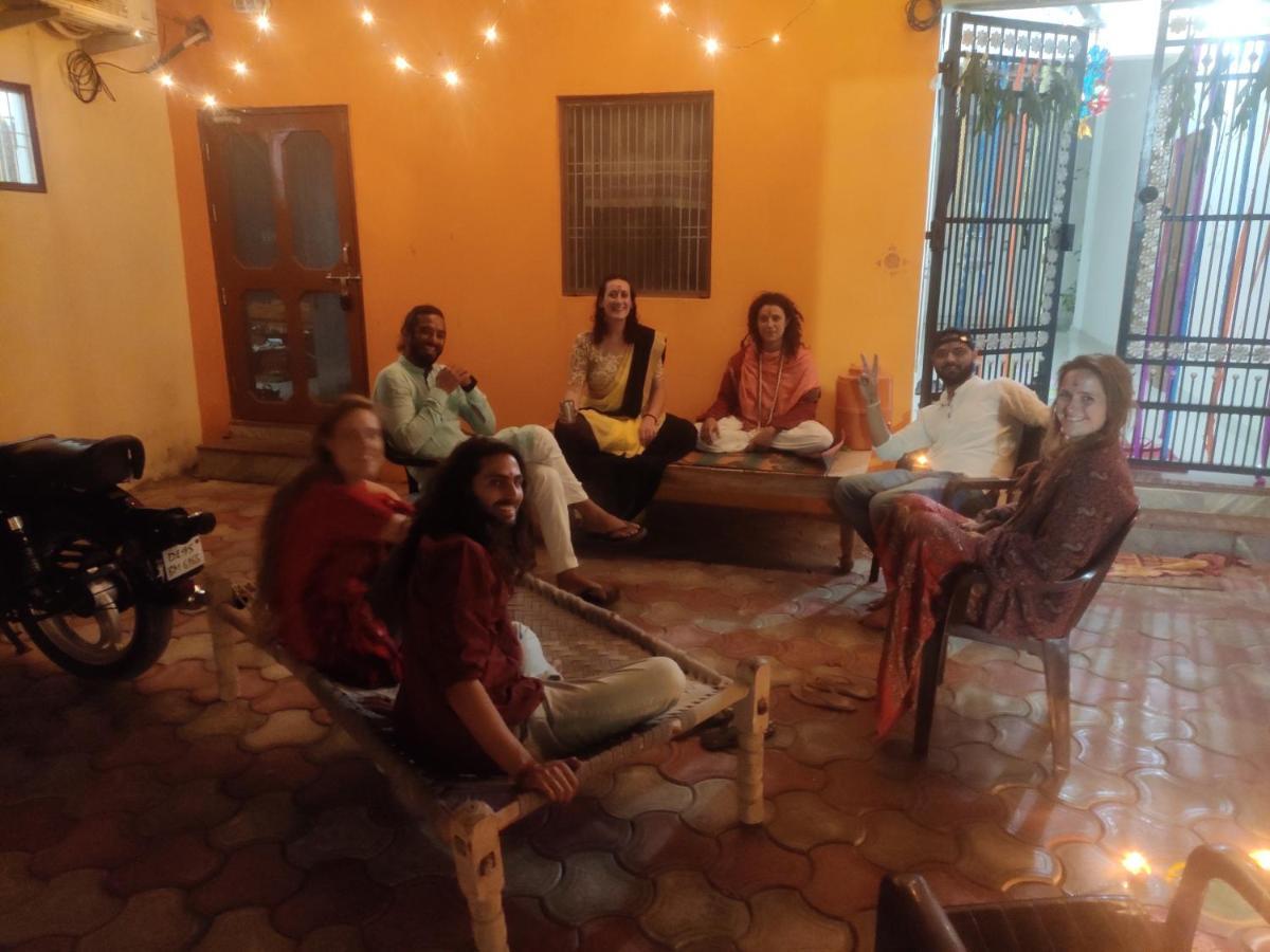 Vrindāvan Nidhivan Homestay מראה חיצוני תמונה