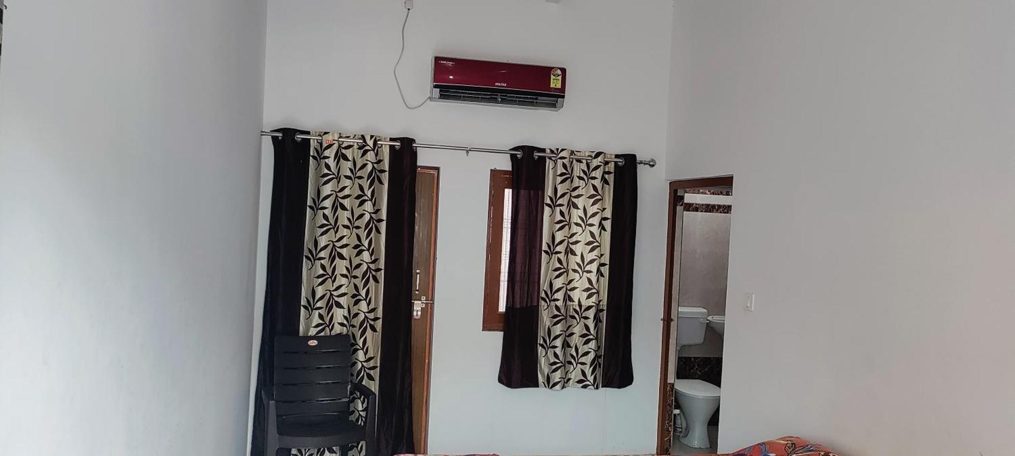 Vrindāvan Nidhivan Homestay חדר תמונה