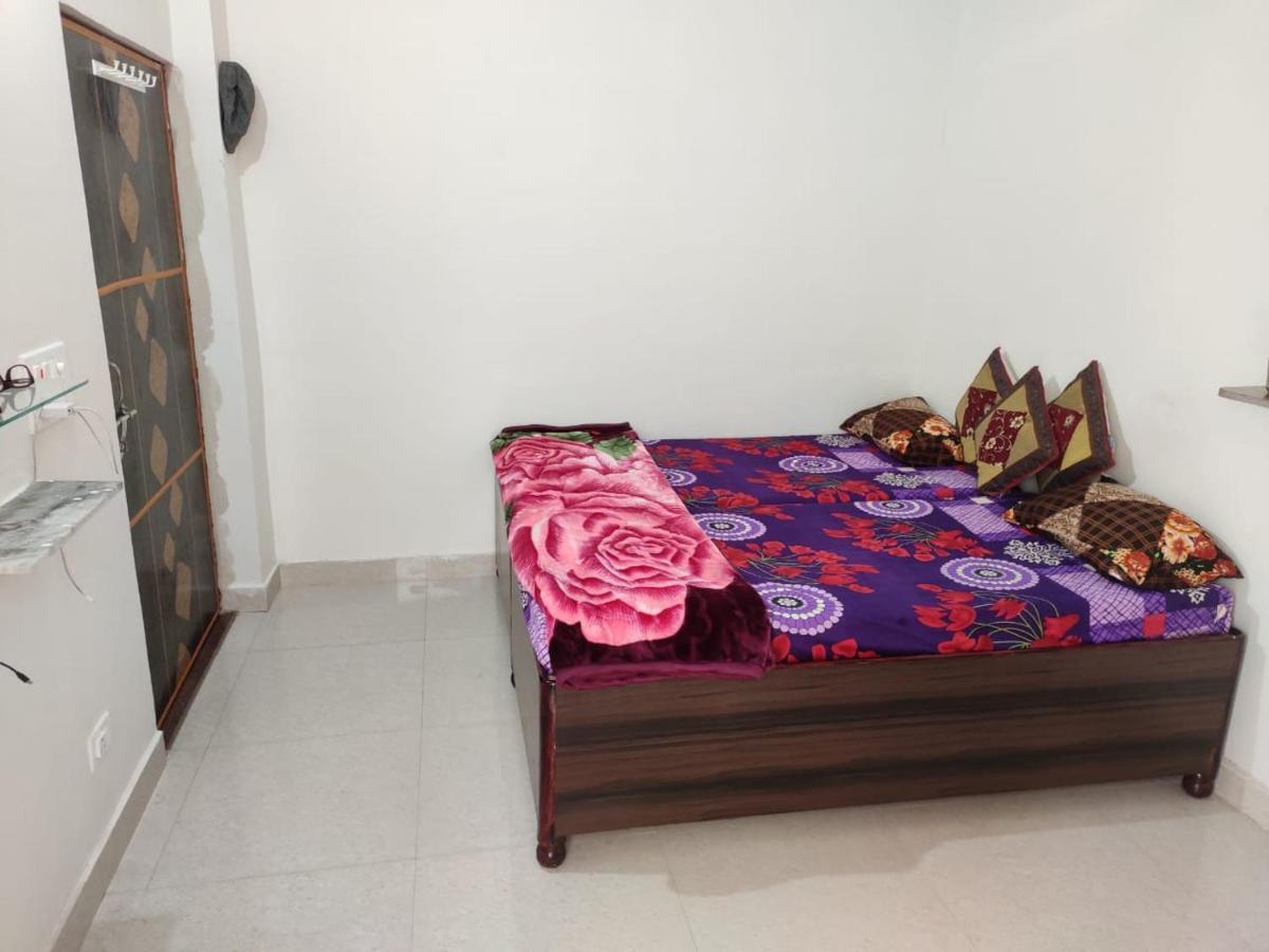Vrindāvan Nidhivan Homestay מראה חיצוני תמונה