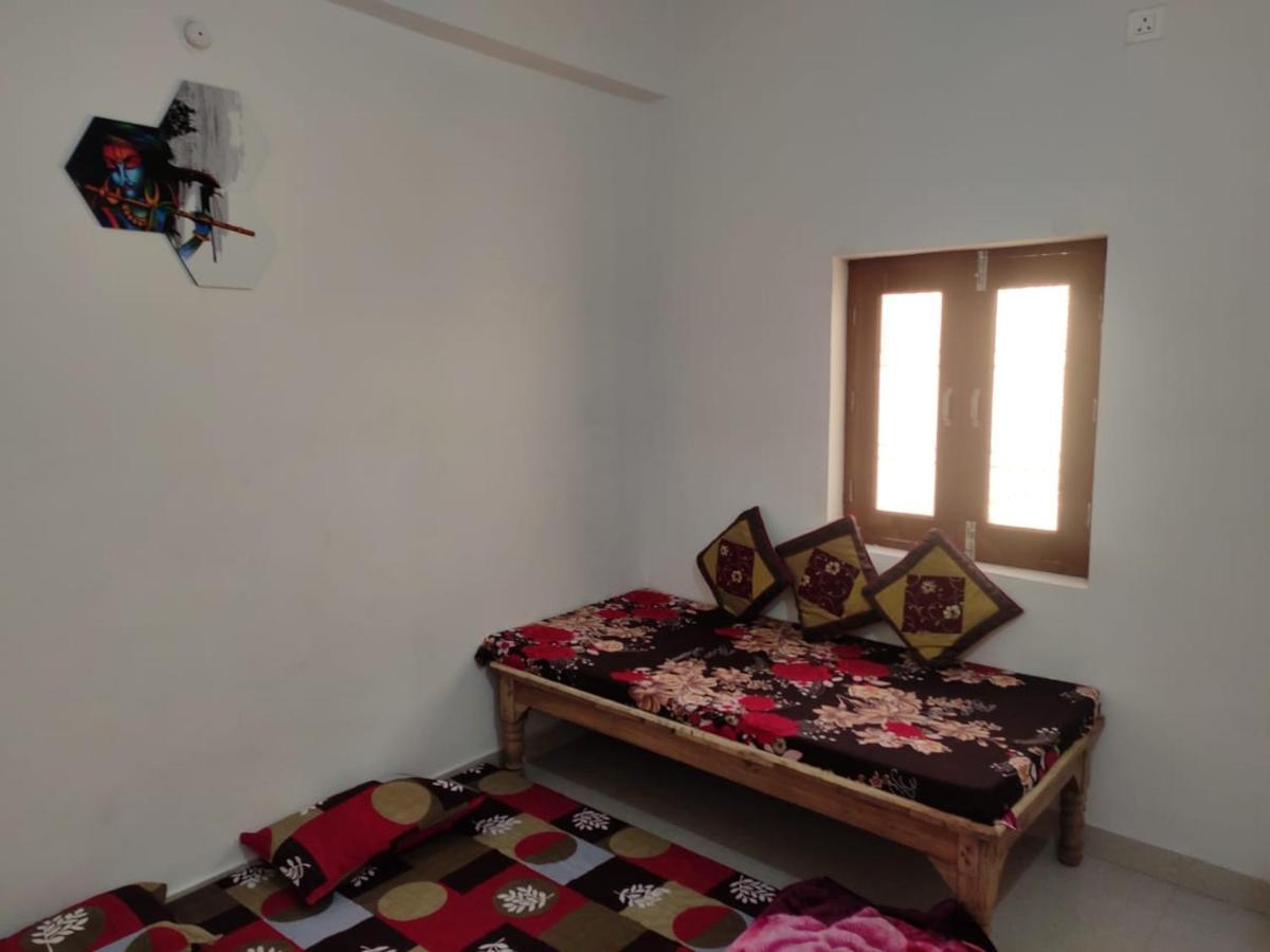 Vrindāvan Nidhivan Homestay מראה חיצוני תמונה