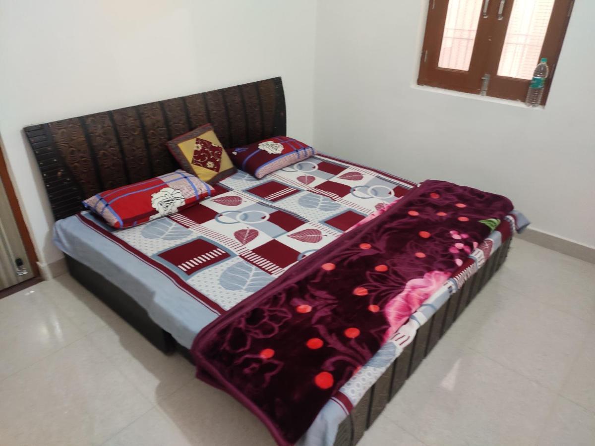 Vrindāvan Nidhivan Homestay מראה חיצוני תמונה
