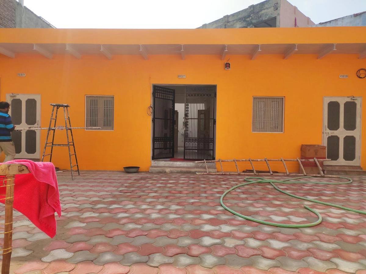 Vrindāvan Nidhivan Homestay מראה חיצוני תמונה